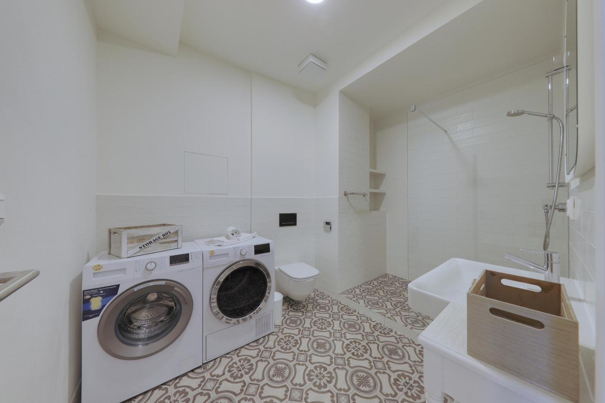 Shone Apartment Old Town 2 Bedroom Bratislava Extérieur photo