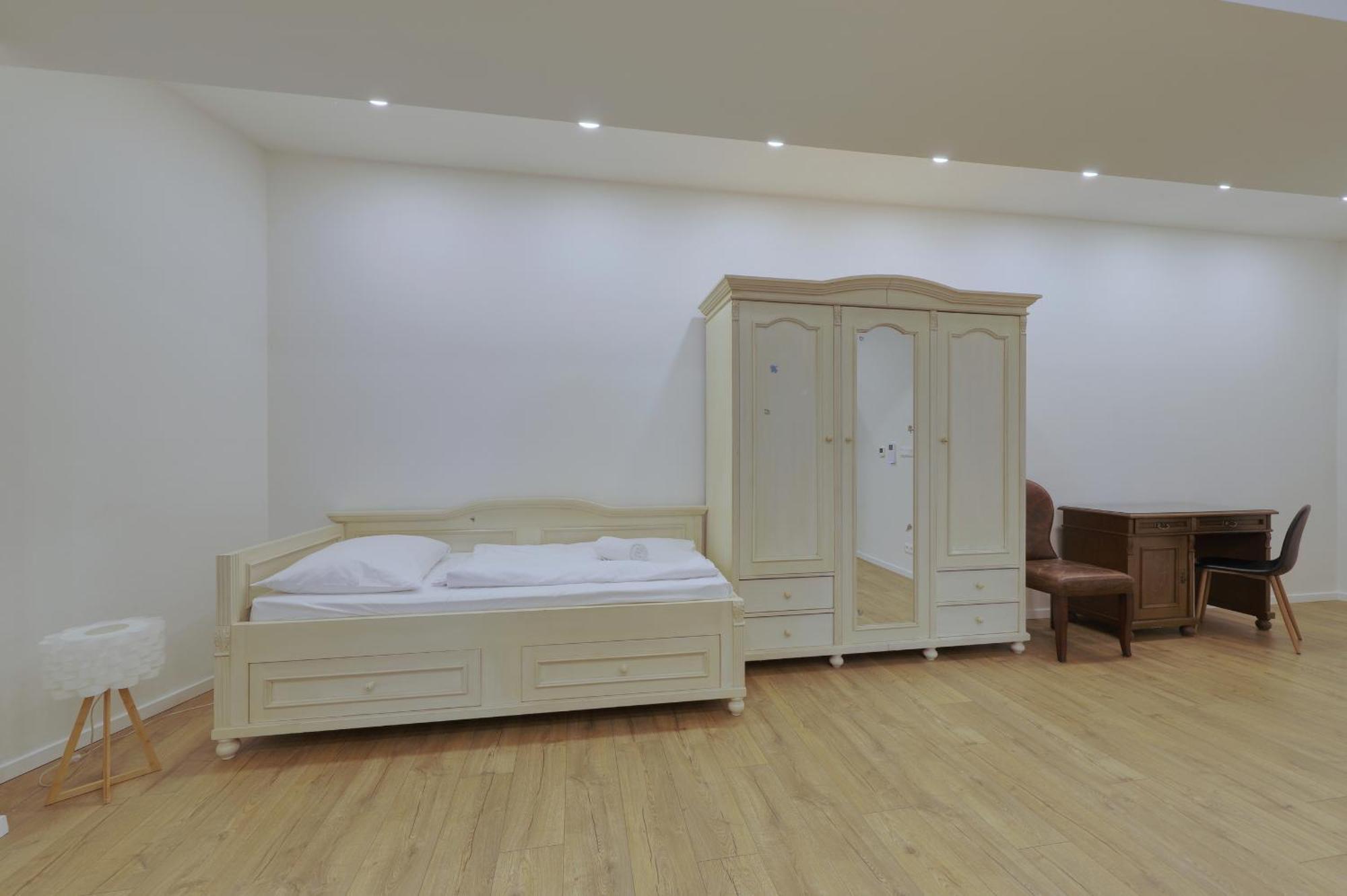 Shone Apartment Old Town 2 Bedroom Bratislava Extérieur photo