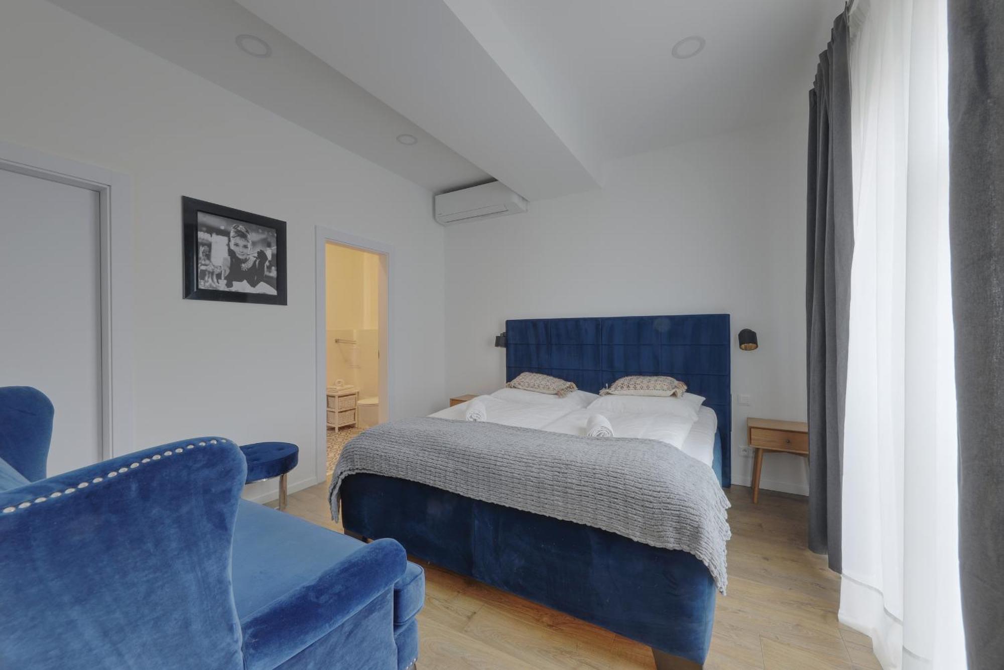 Shone Apartment Old Town 2 Bedroom Bratislava Extérieur photo